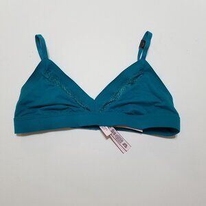 NWT Incredible by Victoria's Secret Bra Green Lace Detail Size M